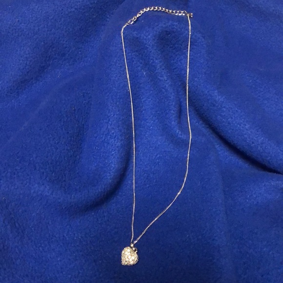 Annaleece by Devries Necklace & Earrings - Picture 4 of 8